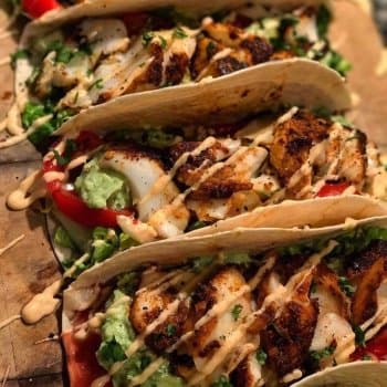 Tacos de pescado con especias cajún